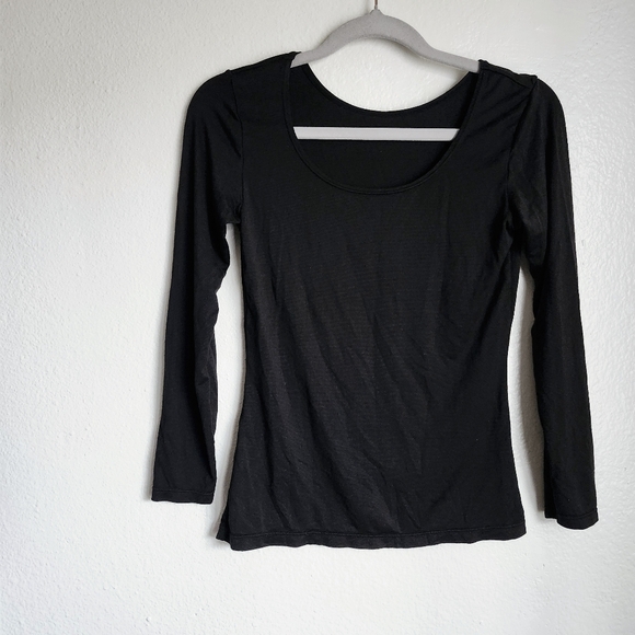 UNIQLO HEATTECH Long Sleeve Scoop Neck Top S Lightweight Thermal Layering Shirt - Picture 1 of 4